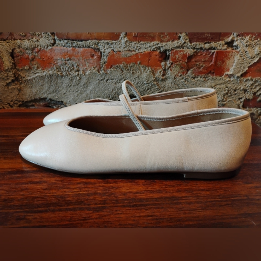 Ann Taylor Cream Ballet Flats Timeless Design